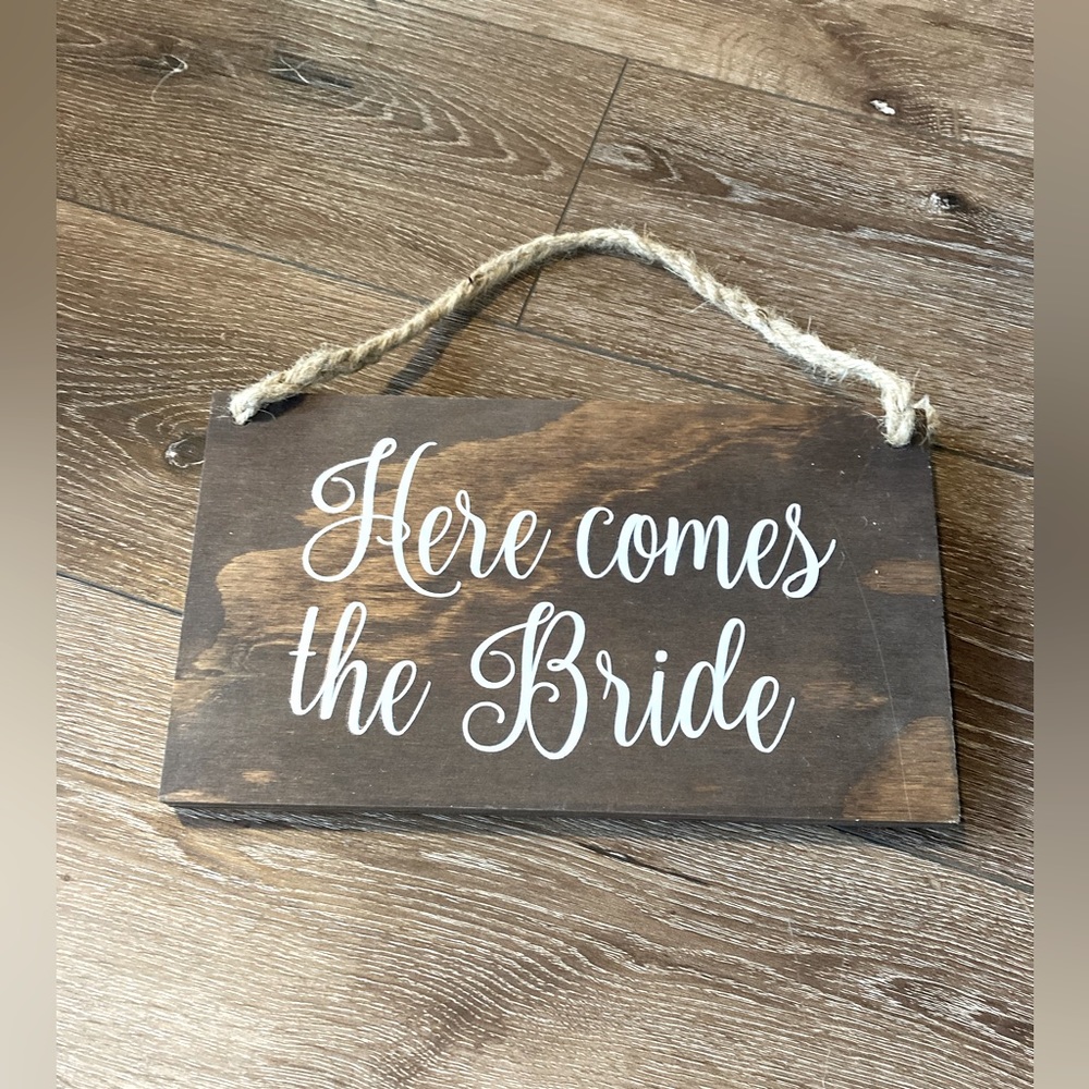 Wedding Here Comes The Bride Sign